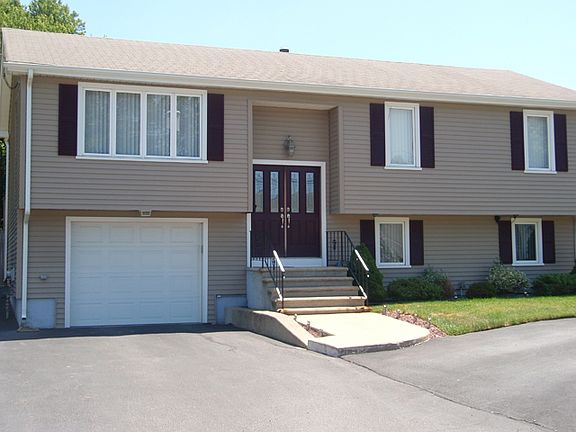 3rd image of 121 Birchwood Dr