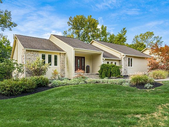 2nd image of 635 Retreat Ln