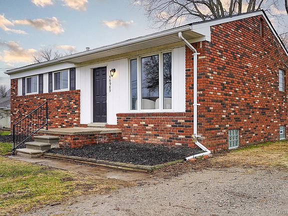 2nd image of 46985 Heydenreich Rd