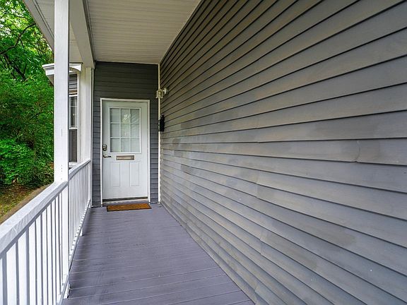 4th image of 5015 Forest Ave