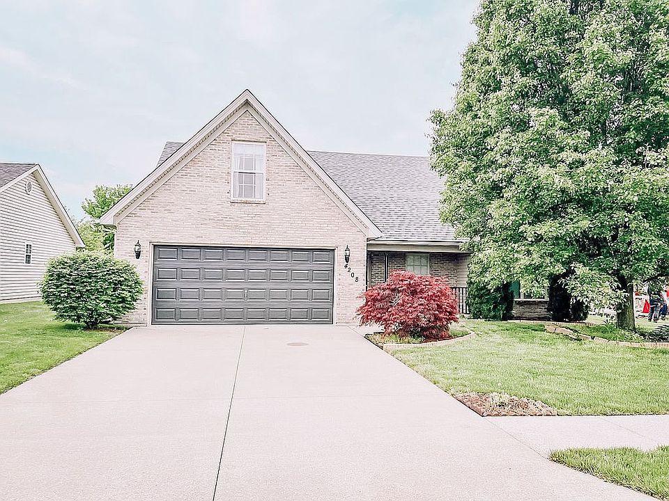 1st image of 208 Queens Ct