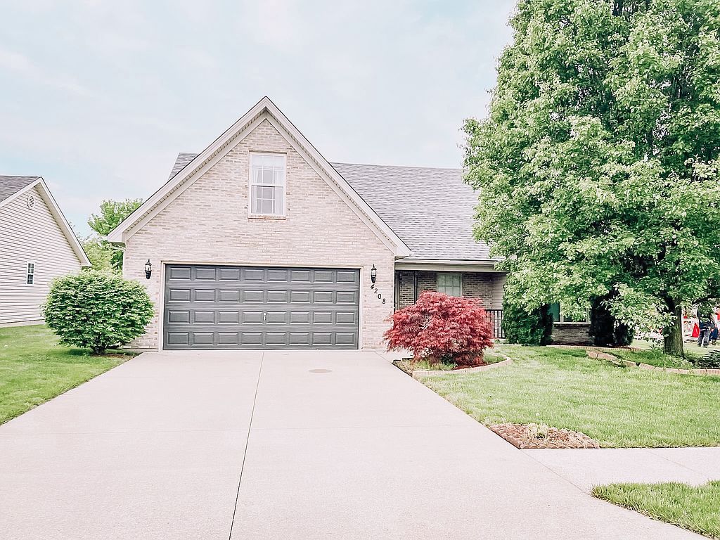 208 Queens Ct - Property Image