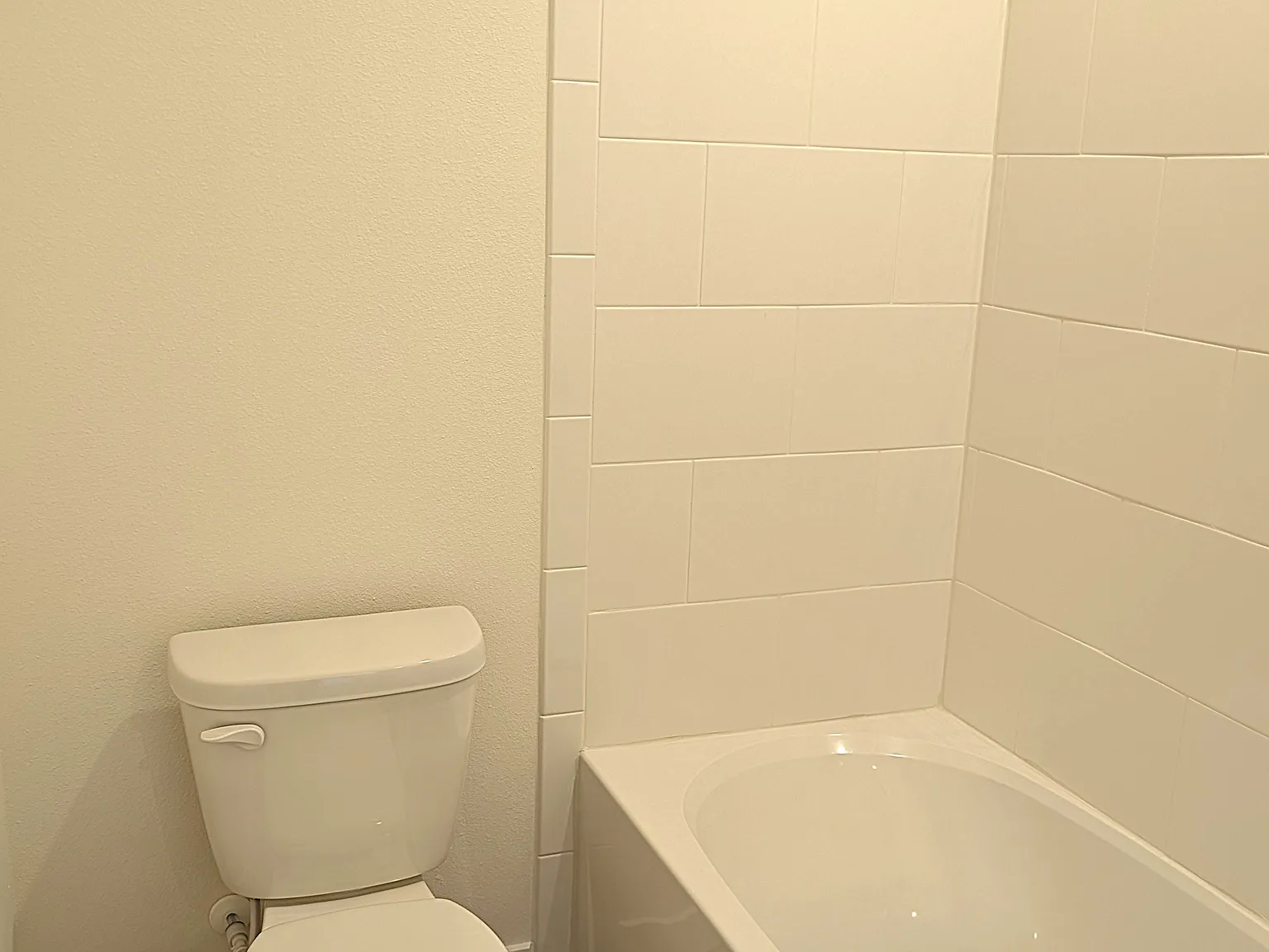 4 bed, 3.5 bath, 2494 sqft, $3,700 — Photo 4