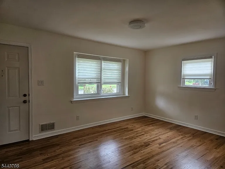 417 Sheffield Rd — Photo 2