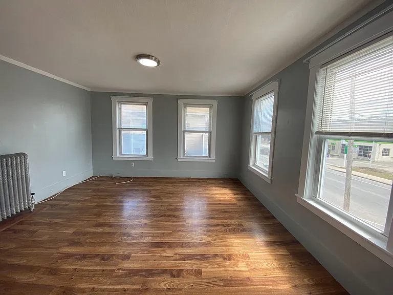 196 Main St #2 — Photo 8