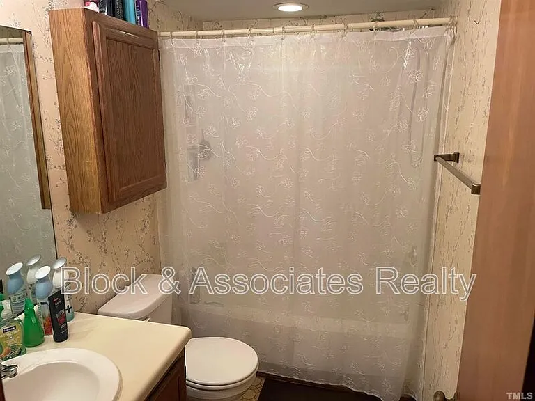 300 W Woodcroft Pkwy #33D — Photo 12