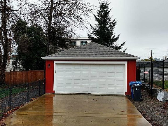 4th image of 532 13th Ave SE