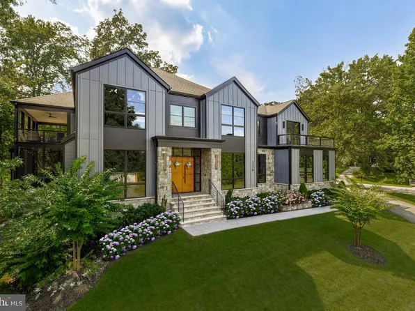 1216 Earnestine St, Mc Lean, VA 22101