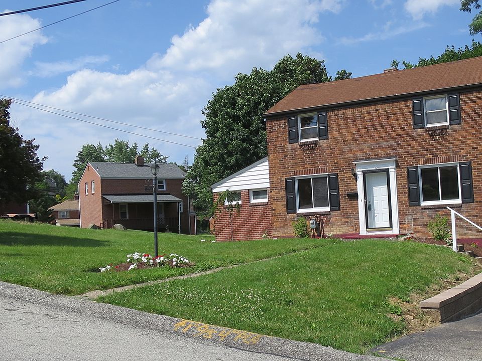 Front view, great neighborho