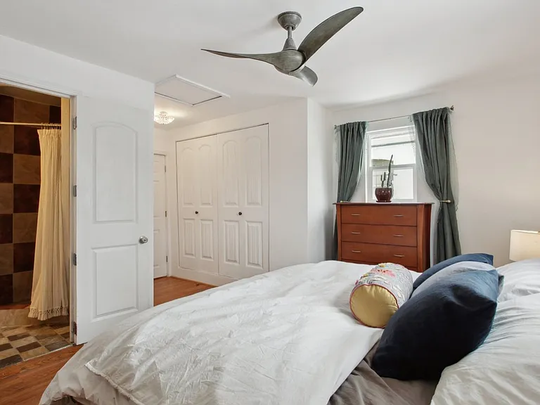 3435 N Franklin St — Photo 10