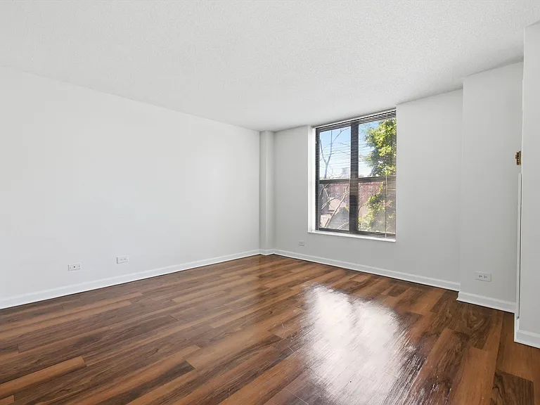 Evanston Place — Photo 64