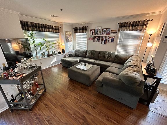 5th image of 225 Cambridge Ct #225