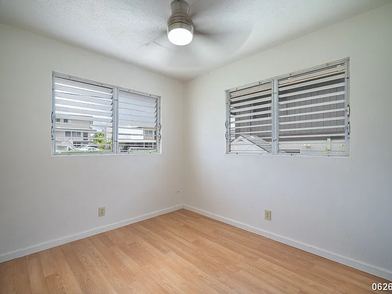 1725 Olona Ln — Photo 16