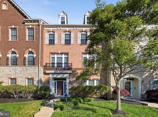 24949 Earlsford Dr, Chantilly, VA 20152