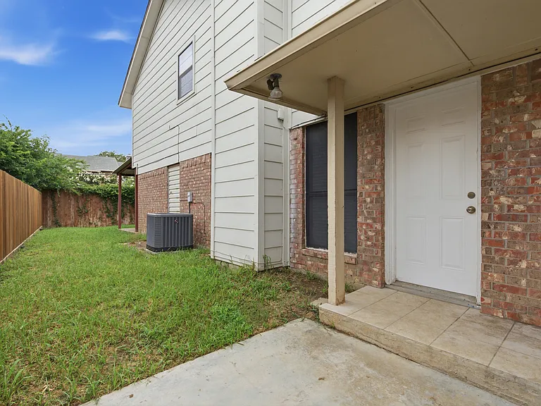3636 Country Club Dr W — Photo 20