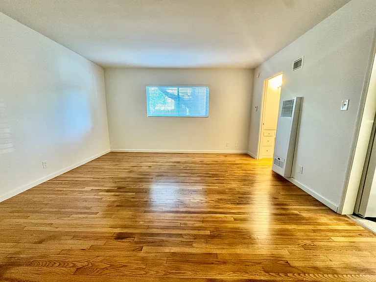 1311 N Fairfax Ave #1 — Photo 4