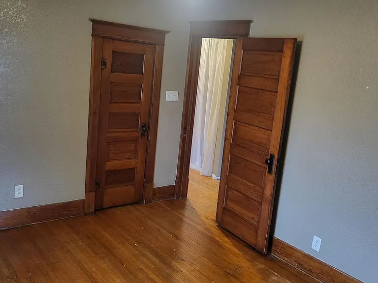 205 W State St — Photo 6