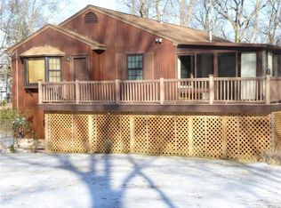 21 Van Gogh Ln, Airmont, NY 10901