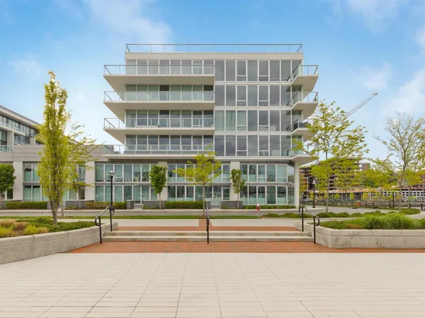 1000 Avenue At Port Imperial image 22 of 25