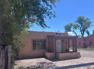 726 Riverside Dr SW, Albuquerque, NM 87105