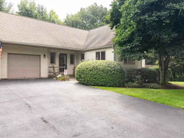 177 Country Meadows, Colchester, VT 05446