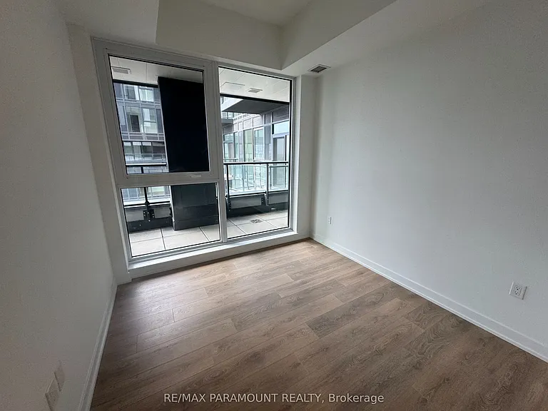 1037 The Queensway #605 — Photo 18