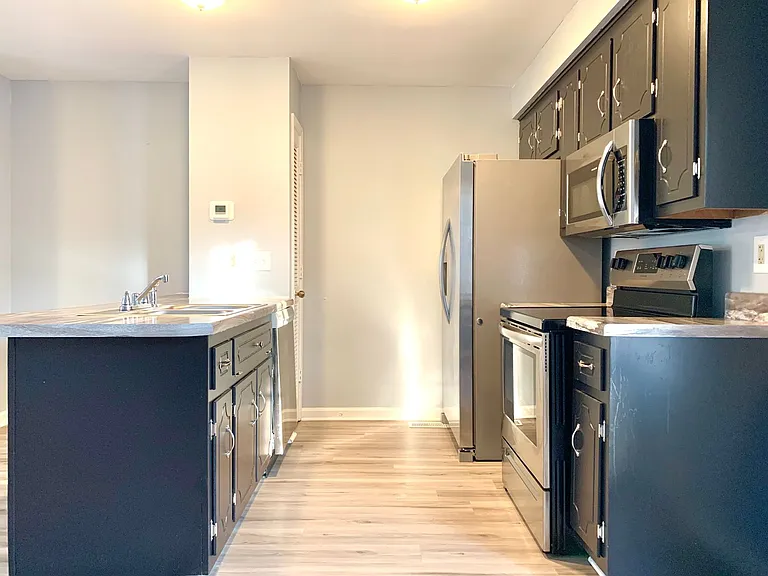 211 Lexington Dr — Photo 6