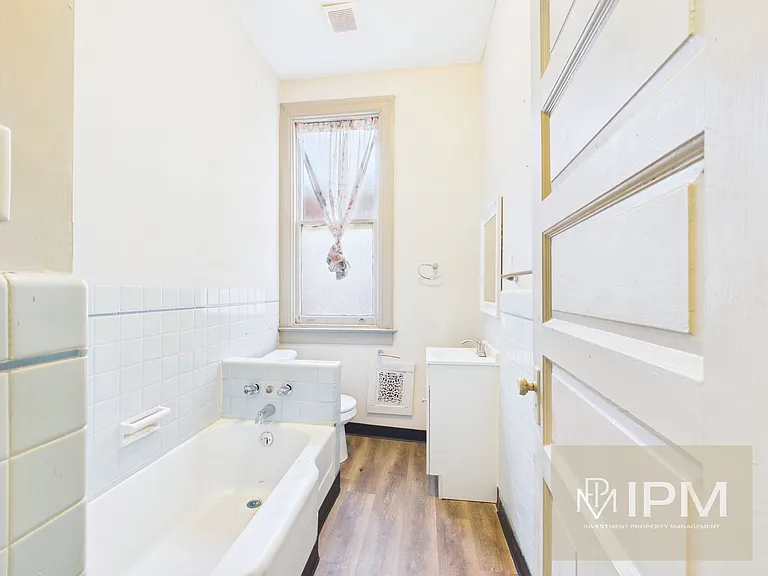 142 E Philadelphia St — Photo 15