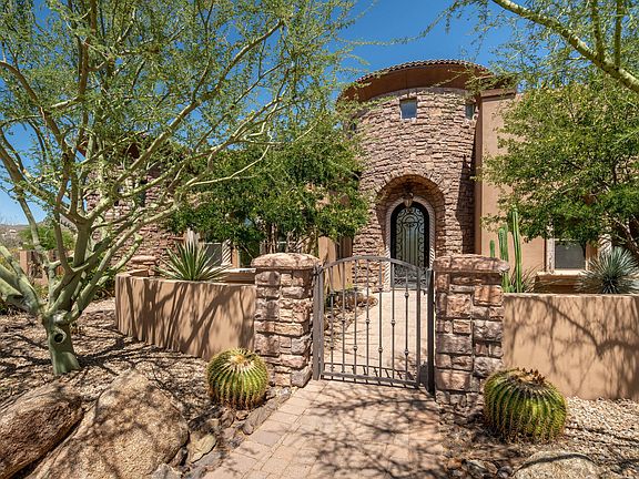 3rd image of 3211 N Canyon Wash Cir