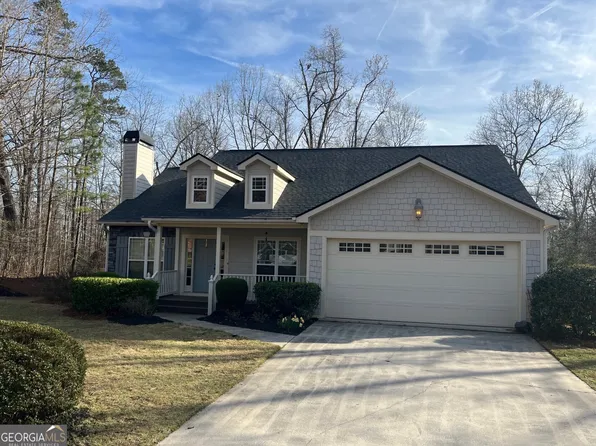 61 Queen Cir, Hartwell, GA 30643