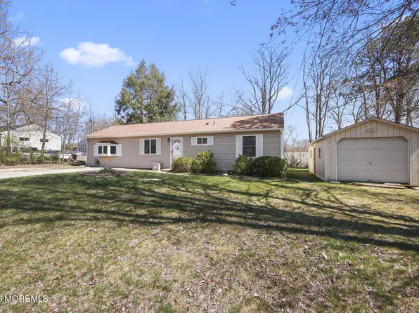 4 Spruce Road, Howell, NJ 07731