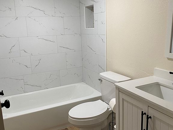 4th image of 2420 Winding Creek Blvd APT 106