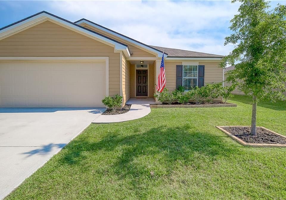 1st image of 65094 Lagoon Forest Dr