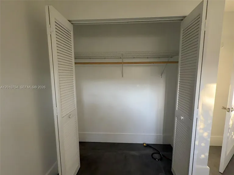 1533 Gabriel St — Photo 14
