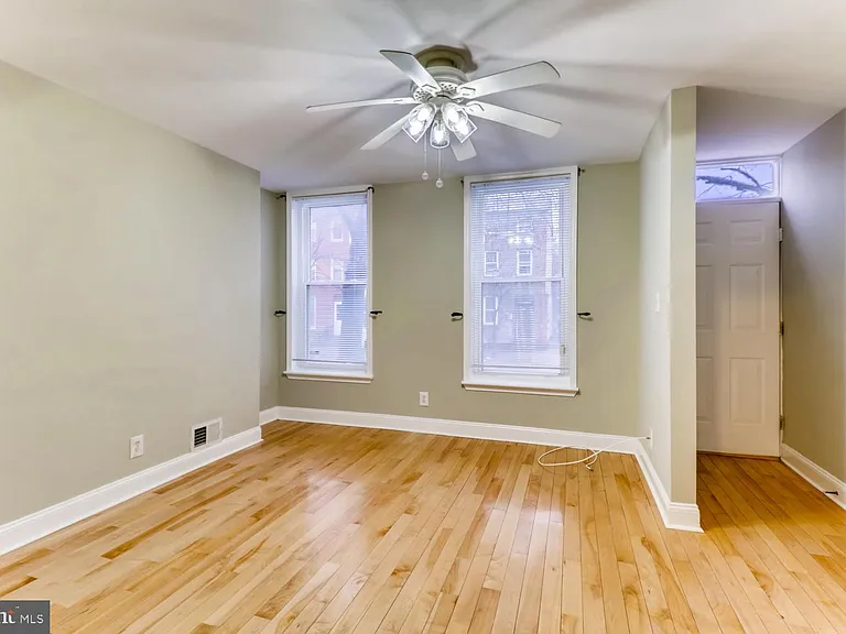 1020 W Lombard St — Photo 2