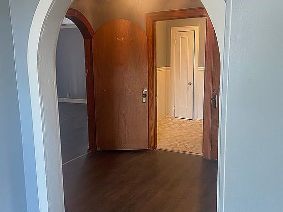 4th image of 203 W 3rd St