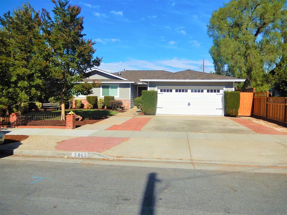 Front View of 3388 New Jersey Ave.