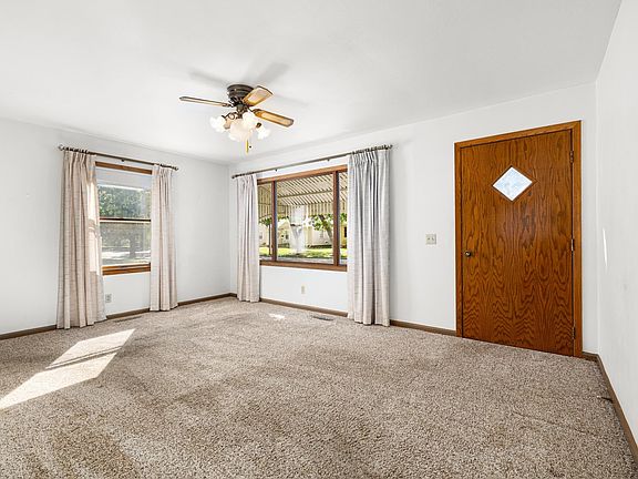 5th image of 604 19th St NW