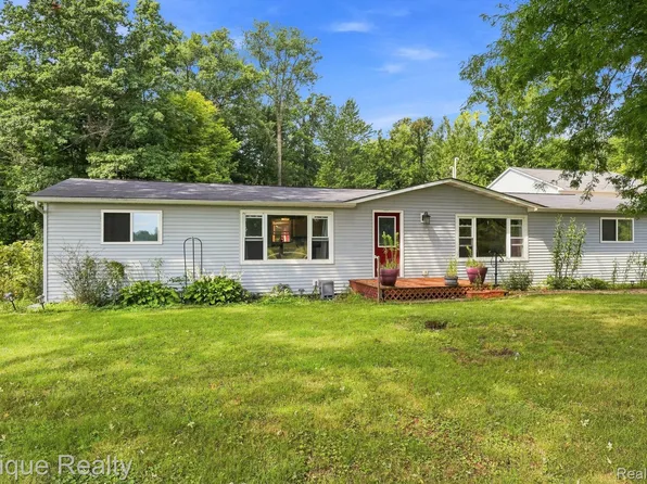 7149 Jordan Rd, Yale, MI 48097