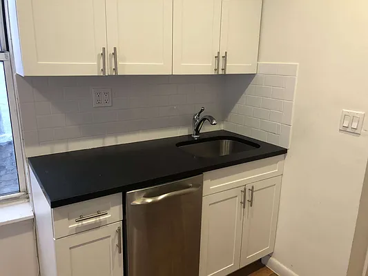 Rented by Waverly Realty Associates | media 7