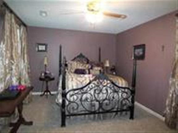 5th image of 920 Dean Dr