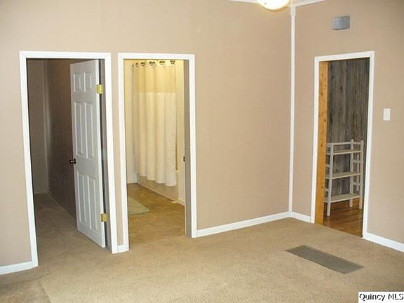 Home for Sale in NewCanton, IL $29,900