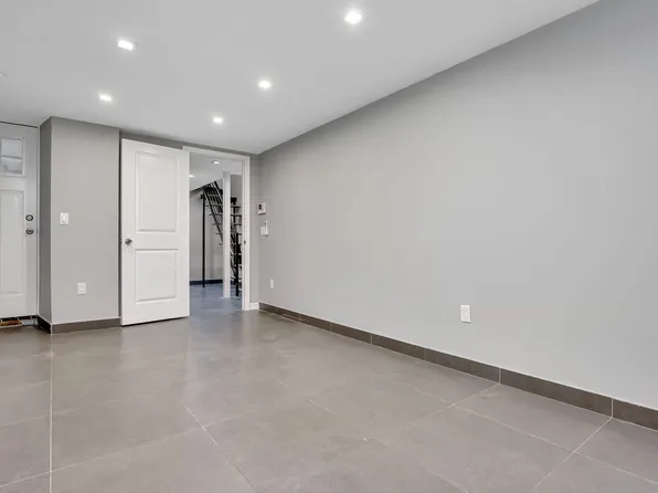 72-55 60 Lane image 14 of 28