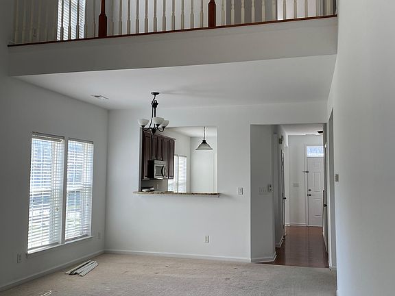 4th image of 126 S Arcadian Way