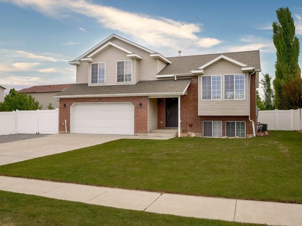 1558 N 2475 W