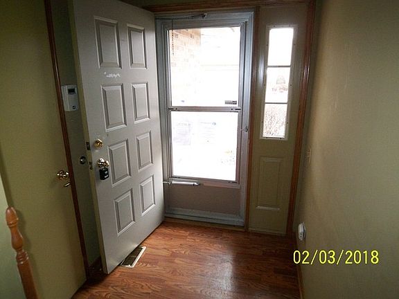 4th image of 812 Archer Ln #812