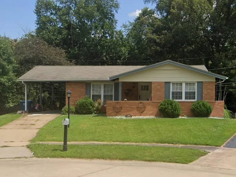 2310 Wesbriar Ct — Photo 1