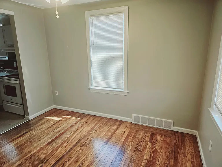 5696 N Vernon St — Photo 6