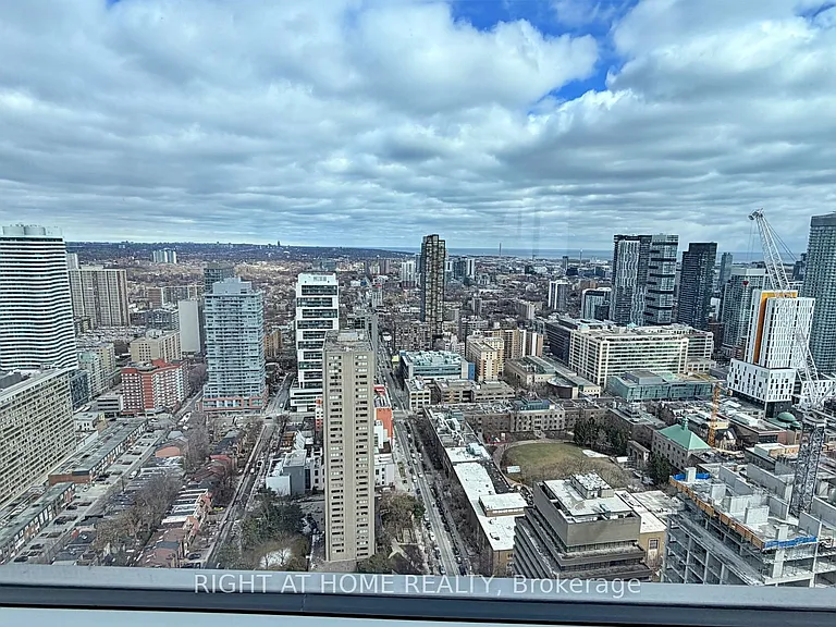 386 Yonge St #4207 — Photo 25
