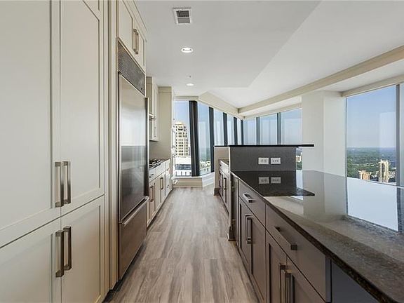 4th image of 3344 Peachtree Rd NE Unit 3703
